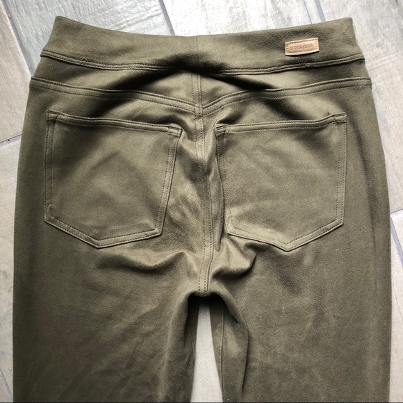 Sneak peak faux suede legging pants in olive green. Size S - Picture 6 of 8